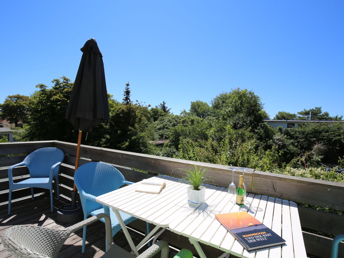 Unsere schöne Terrasse mit Blick ins Grüne