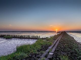 Sonnenuntergang neben der  Badestelle