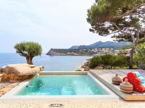 Villa Mallorca front line villa direct access to sea