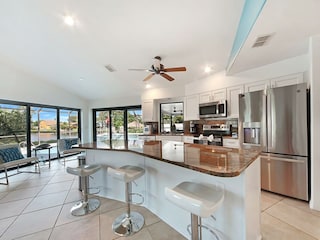 offene Thekenküche des Ferienhauses in Cape Coral