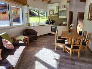 eat-in kitchen