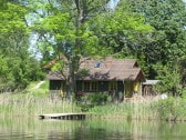 Weidenhaus am Ufer des Großen Gadowsees