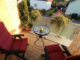 kleiner Balkon / Rauchen erlaubt