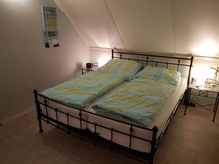 Grosses Schlafzimmer