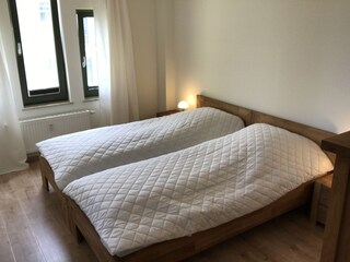 2. Schlafzimmer