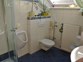 DU/WC mit Doppelwaschbecken