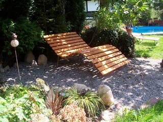 Traumliege am Pool