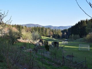 Spielplatz mit Hasenhäuschen