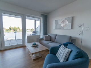 Große Fensterfront zur Schlei