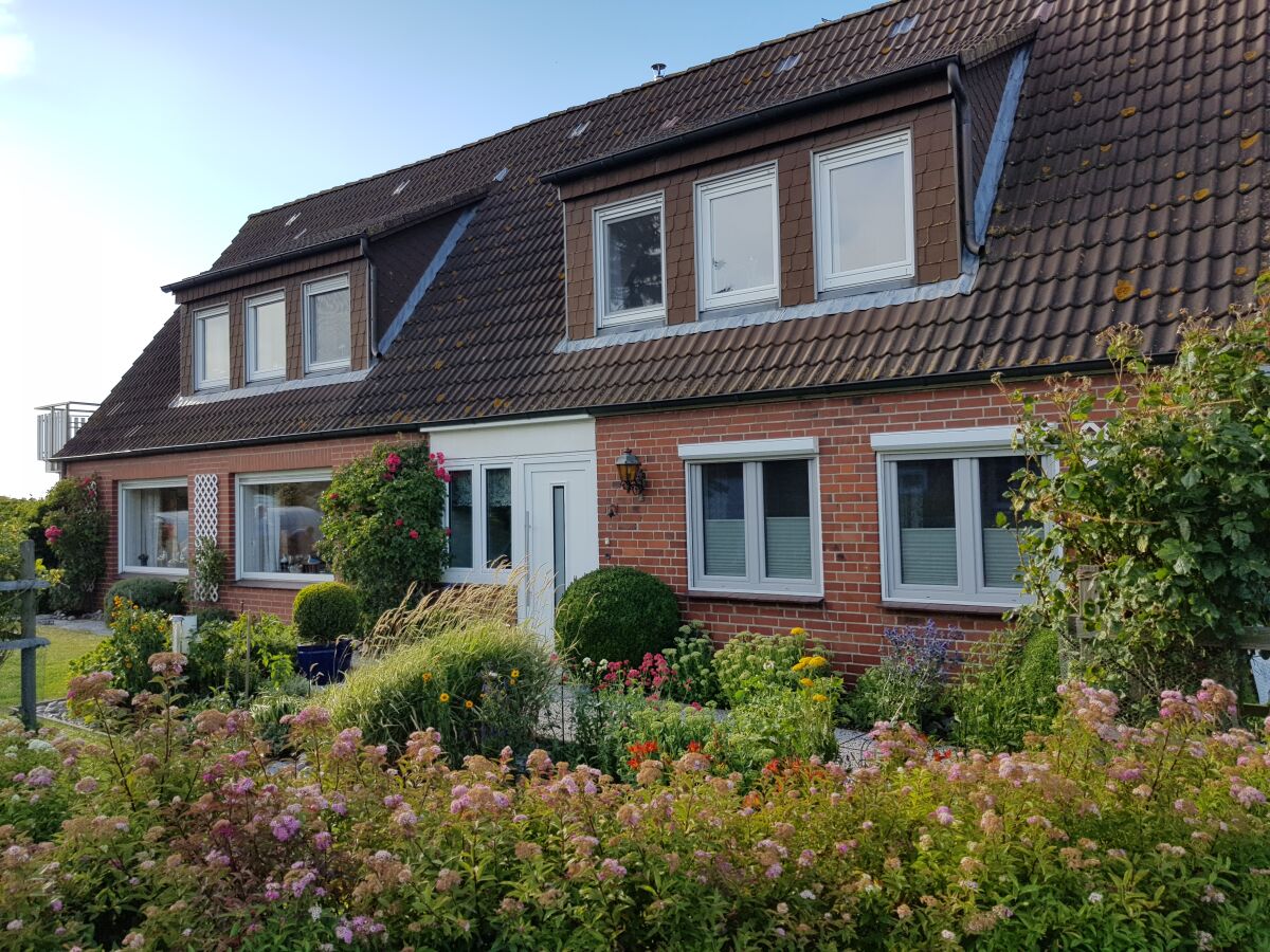 Fehmarn-Perle mit Blick auf alle drei Wohnungen