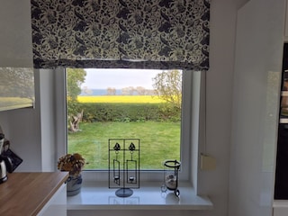 Blick aus der Küche auf das Meer