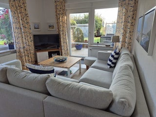 Wohnzimmer und Terrasse