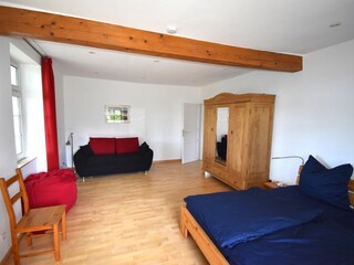 Schlafzimmer West/Nord mit Schlafcouch