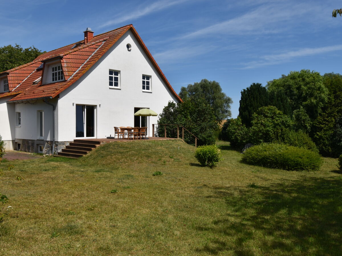 Südseite mit Terrasse