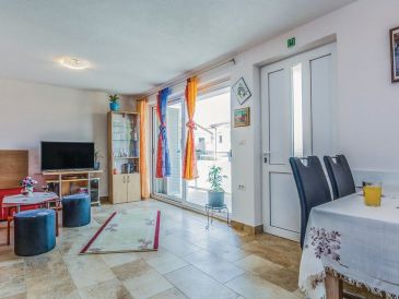 Holiday apartment Mavel 2