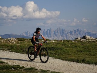Discover South Tyrol’s most beautiful spots by e-bike.