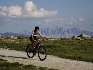 Finden Sie Südtirols schönste Plätze mit dem E-Bike.