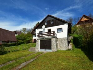 Vakantiehuis Vrijstaand huis met vrij uitzicht en open haard op slechts 80 m van rivier Oh?e - Počedělice - image1