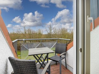 Blick auf den Balkon vom Wohnzimmer