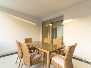 Balkon mit Gartenmöbel