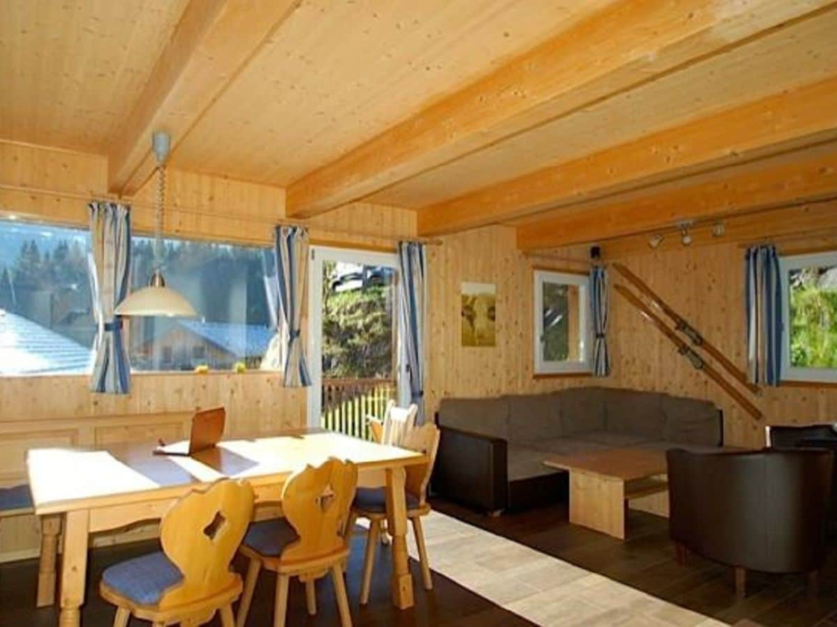 Wohnraum Chalet Piste