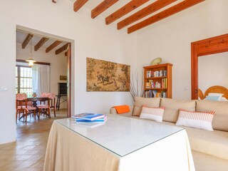 Villa Santa Maria del Camí Kenmerken 30