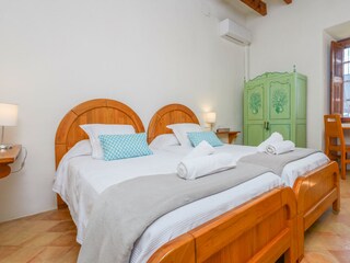 Villa Santa Maria del Camí Buitenaudio-opname 8