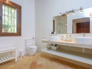 Villa Santa Maria del Camí Buitenaudio-opname 9