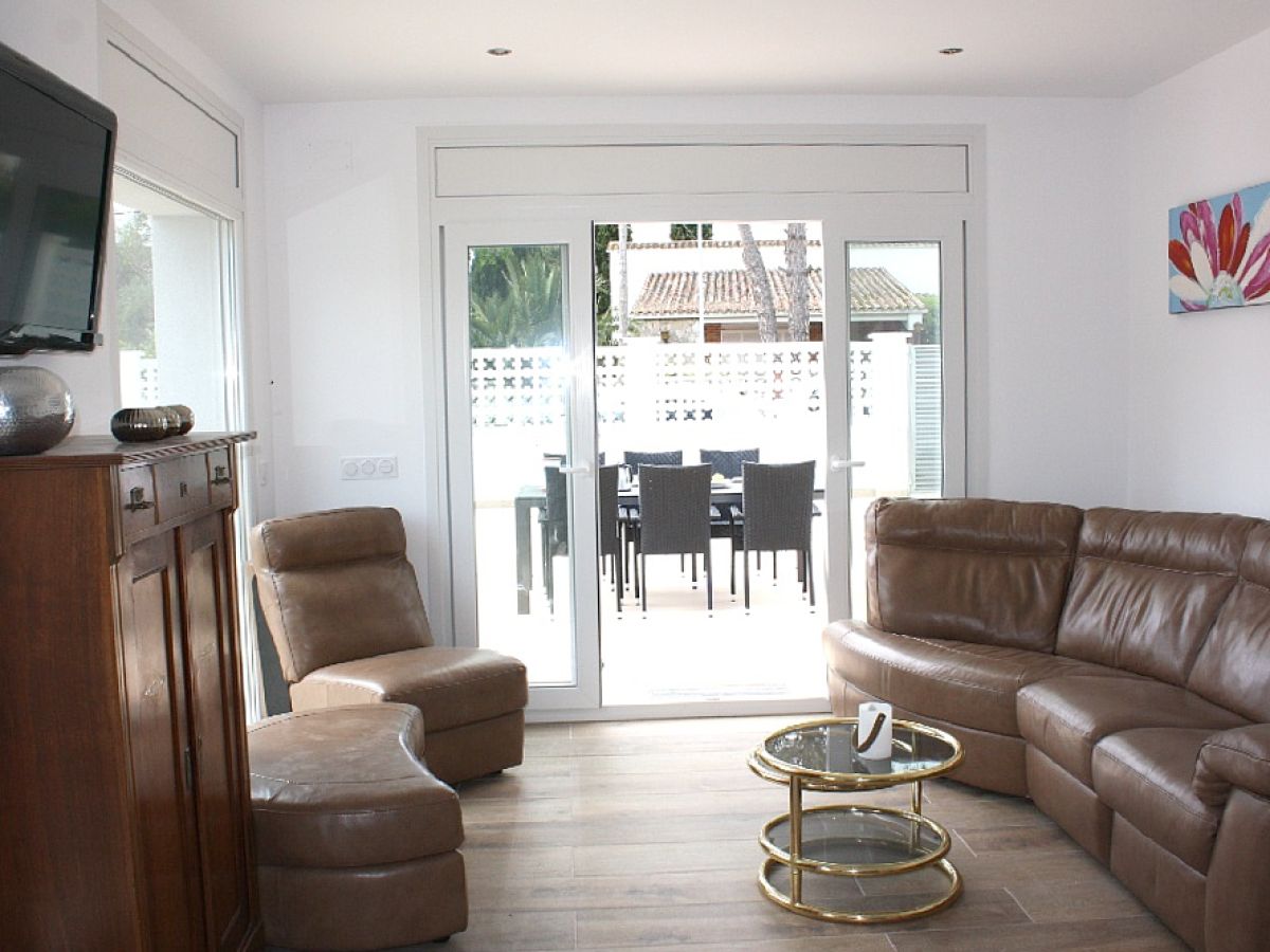 Ferienhaus Villa Stefano, Empuriabrava, Firma Sunshine Holiday - Frau