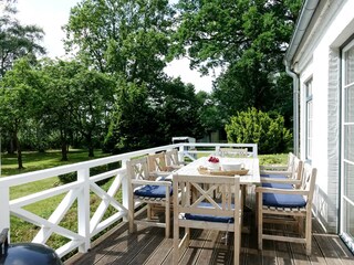 Terrasse vor dem Wohnzimmer