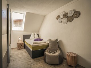 Cozy bedroom 2 in apartment Amethyst.