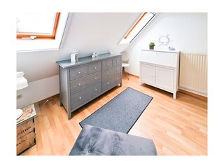 Lesezimmer mit Kommode