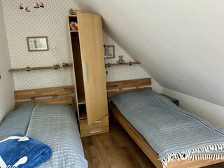 Schlafzimmer 2