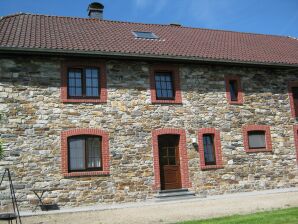 Apartment Geräumige Ferienwohnung mit eigenem Garten in Amel - Amel - image1