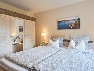 Viel Platz im großen Kleiderschrank