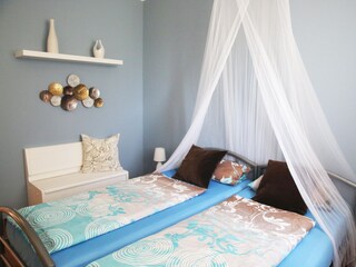 1. Schlafzimmer mit Doppelbett