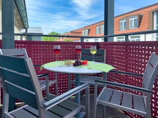 Strandpalais Ferienwohnung 15 - möblierter Balkon