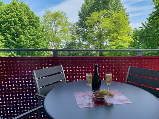 Strandpalais Ferienwohnung 17 - möblierter Balkon