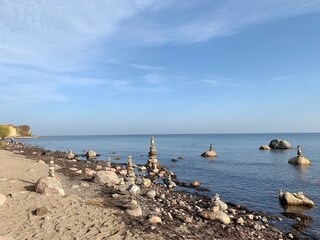 Ostseebad Boltenhagen, Steintürmchen an der Steilküste