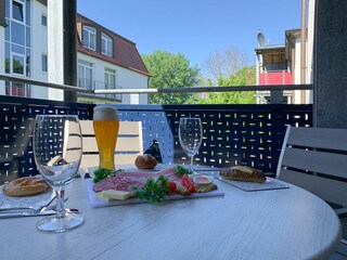 Strandpalais Ferienwohnung 24 - möblierter Balkon