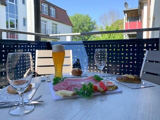 Strandpalais Ferienwohnung 24 - möblierter Balkon