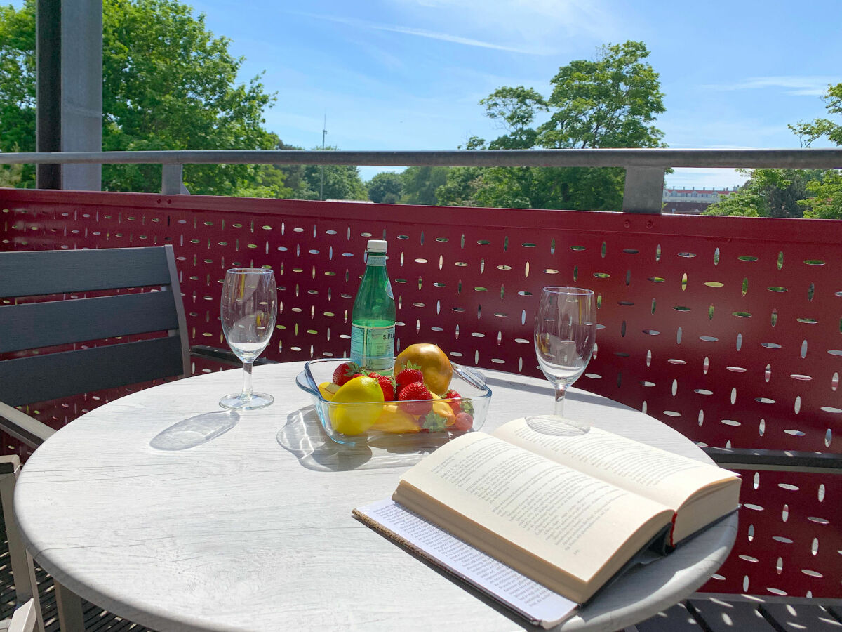 Strandpalais Ferienwohnung 25 - möblierter Balkon