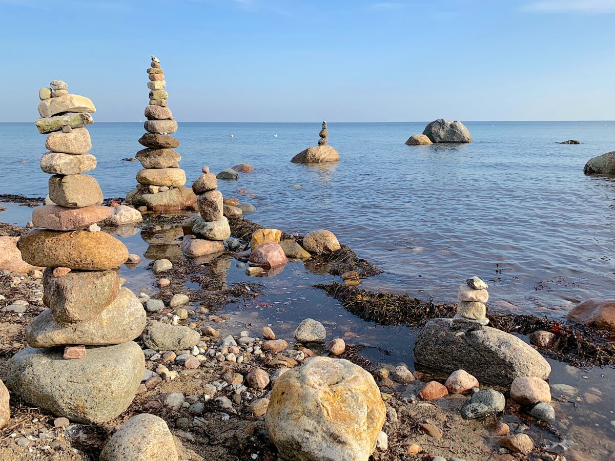 Ostseebad Boltenhagen, Steintürmchen an der Steilküste