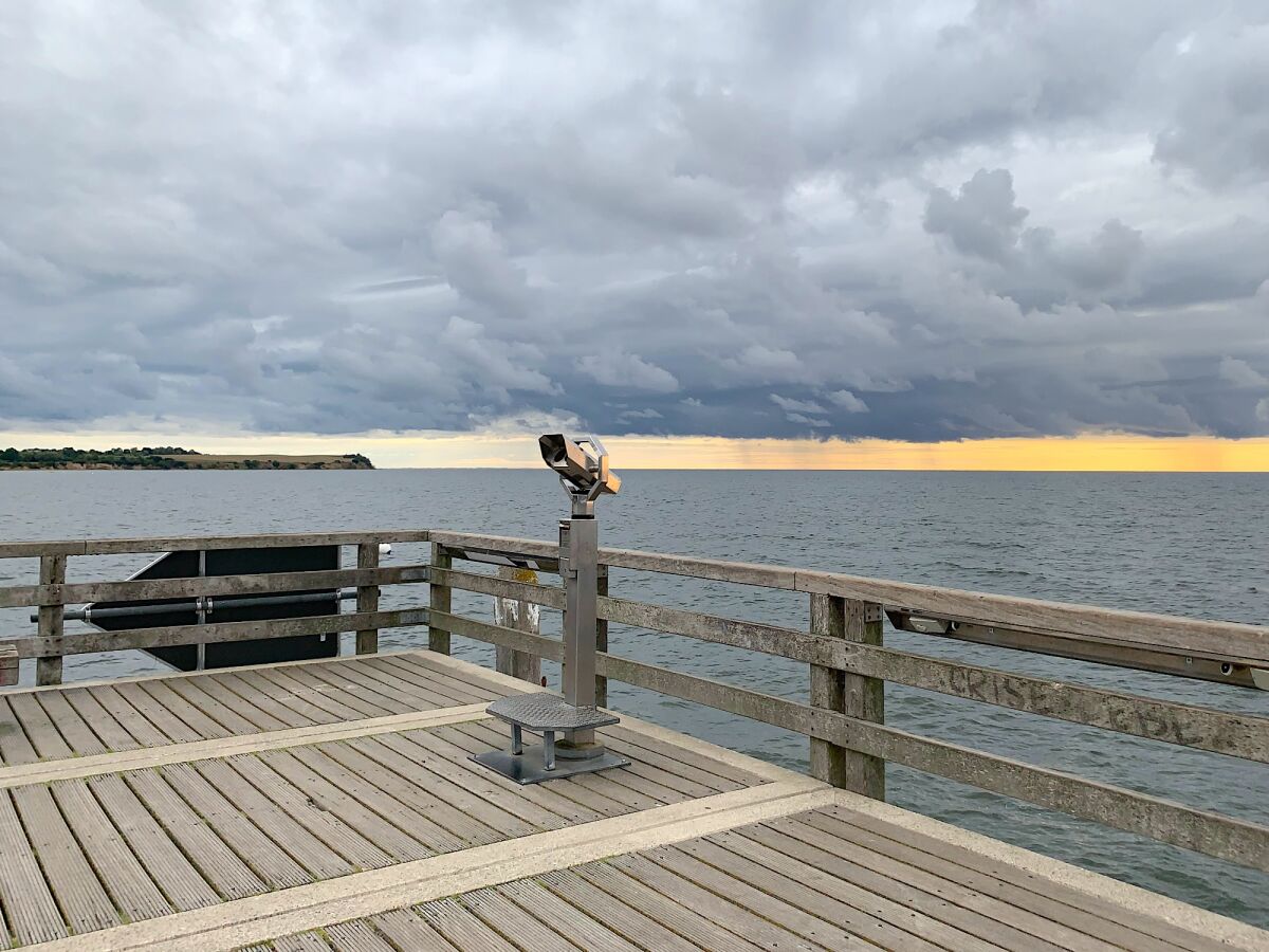 Ostseebad Boltenhagen, Seebrücke, Blick zur Steilküste