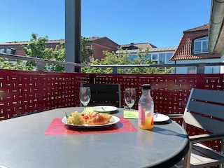 Strandpalais Ferienwohnung 27 - möblierter Balkon