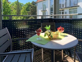 Strandpalais Ferienwohnung 31 - möblierter Balkon