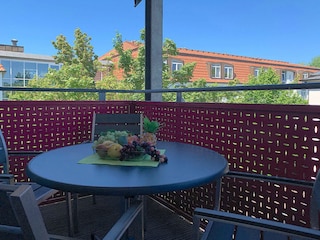 Strandpalais Ferienwohnung 36 - möblierter Balkon