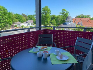 Strandpalais Ferienwohnung 37 - möblierter Balkon