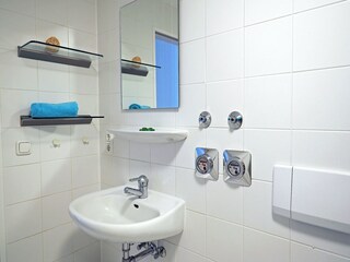 Strandpalais Ferienwohnung 42 - Duschbad