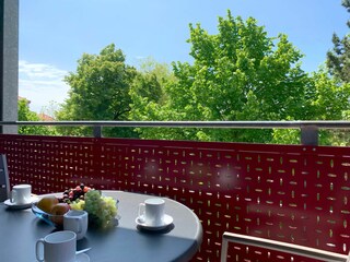 Strandpalais Ferienwohnung 47 - möblierter Balkon